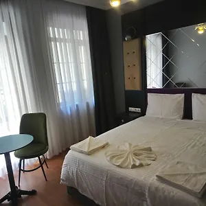 https://royal-garden-suite-hotel.istanbul-turkeyhotels.com